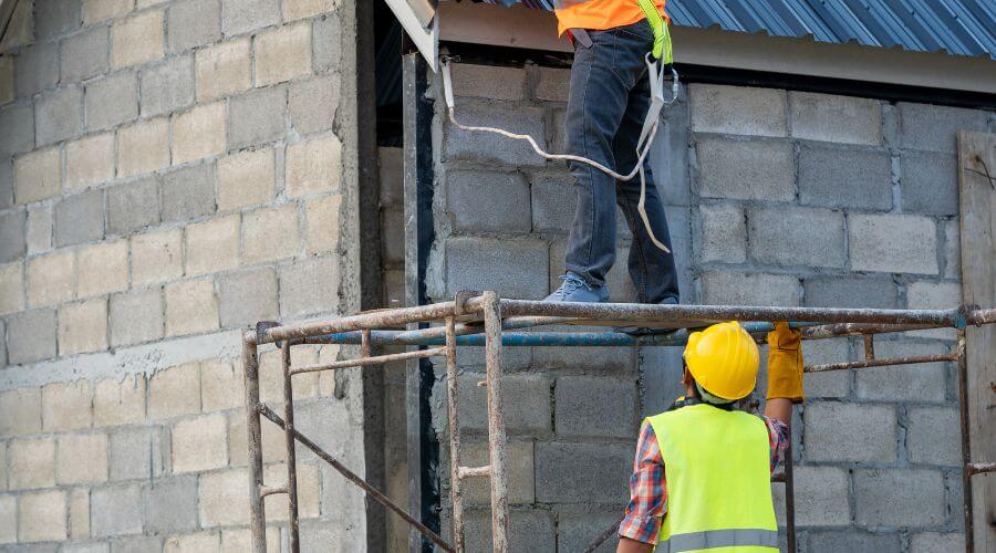 Expert Emergency Roof Repairs services in Sweet Springs, MO